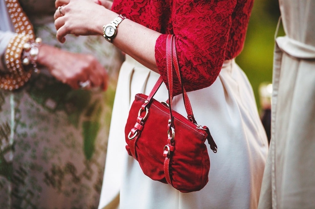 Les sacs ronds sont de retour en 2023 : découvrez les dernières tendances de la mode